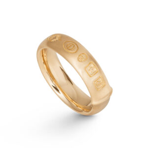 Ole Lynggaard Julius herrering i guld med stempler