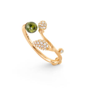 Ole Lynggaard Ring Blooming i 18 karat rødguld med grøn turmalin og 2 pavéblad med 44 brillanter