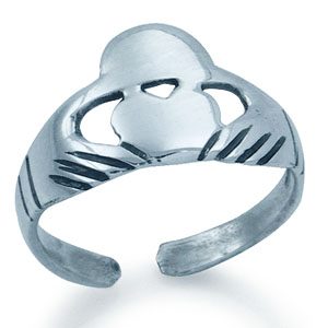 Tåring med Claddagh symbolet