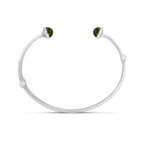 OLE LYNGGAARD Nature 18 kt. hvidguld armring med grøn turmalin
