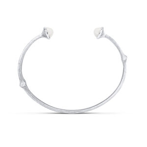 OLE LYNGGAARD Nature 18 kt. hvidguld armring med hvid månesten